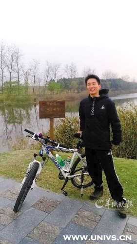 大四生骑行12小时赴用人单位签约获赞