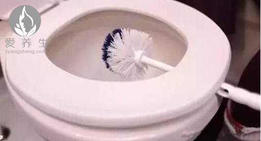 牙刷放酒精浸泡 半小时后都惊呆了