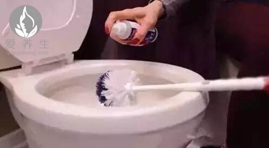 牙刷放酒精浸泡 半小时后都惊呆了