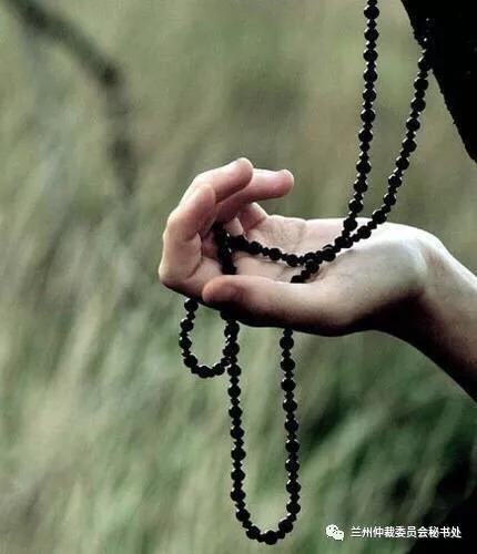 【美文短语】 新年新开始，让我们做一个简单的人