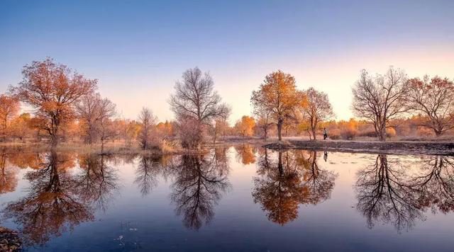 岁月弹指刹那，沧桑不掩风华