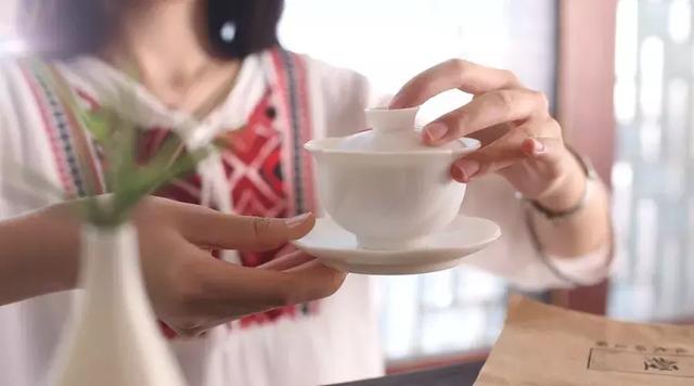 做一个淡定优雅的女子