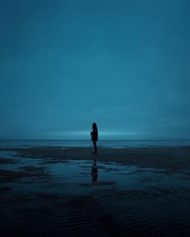 掬一捧浓春淡秋，言笑晏晏何来愁