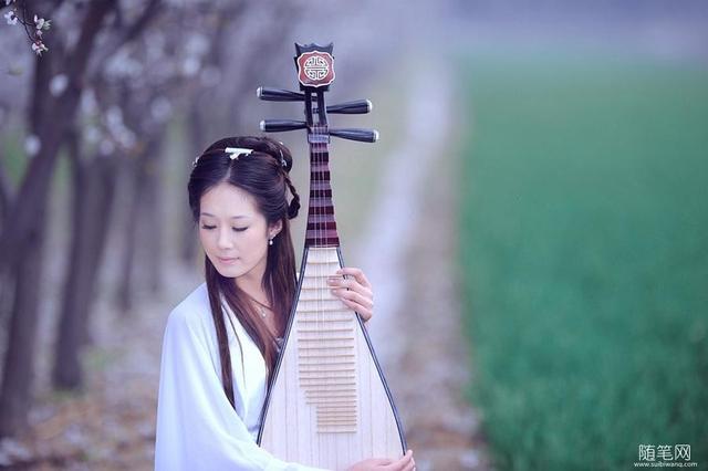 一叶秋浓，不染花凉