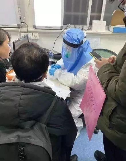 疫情蔓延全国！前线照片曝光，第一张就泪目了……