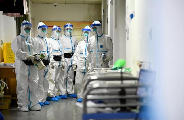 疫情蔓延全国！前线照片曝光，第一张就泪目了……