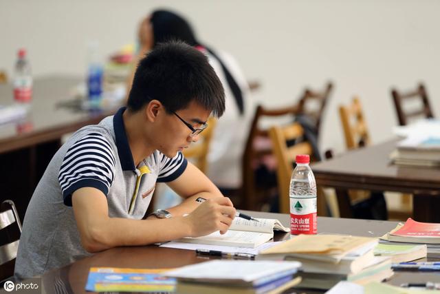 考研经验分享：没有天生的学霸，用对方法，成绩一般照样985