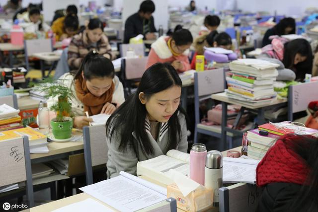 考研经验分享:学长以真实经历告诉你,三个月如何考
上研究生?