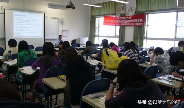 报考这6个专业更适合“考公务员”，考上机会较大，工作还稳定