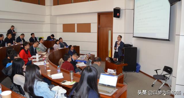 报考这6个专业更适合“考公务员”，考上机会较大，工作还稳定