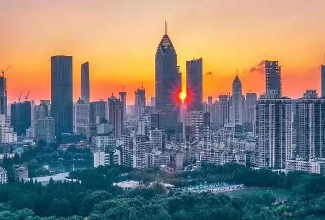 王兴建：抗击冠毒疫情 七律二首