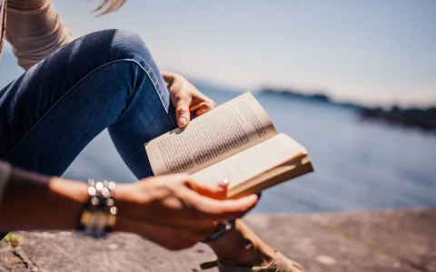 余生看淡一切善待自己的说说（人生警句格言短句）