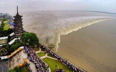 钱塘江大潮壮观景象的古诗词大全（精选39篇）