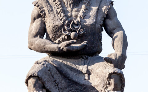 燧人氏钻木取火的故事（神话故事燧人氏钻木取火）