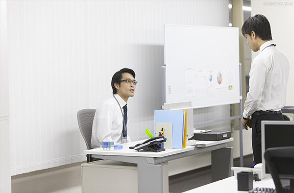 职场上，要和同事做朋友吗？