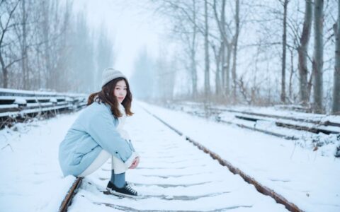 下雪有意境的唯美短句（形容漫天飘雪的诗句）