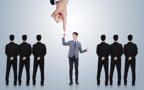 职场社交，除了会说更要会管住嘴