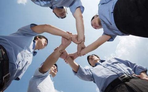 团队励志口号简短精炼(班级励志口号简短精炼16字)