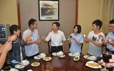 赞美老板的话简短精辟（感恩老板的暖心美句）