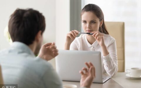 把人笑死的自我介绍短句（30秒幽默自我介绍）