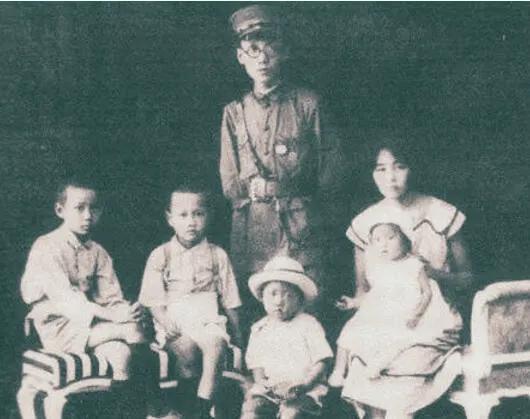 郭沫若爱情诗歌赏析（郭沫若的情诗短句）