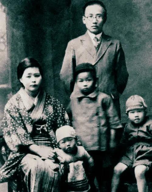 郭沫若爱情诗歌赏析（郭沫若的情诗短句）