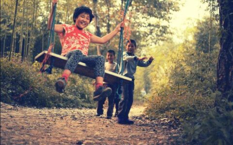 童年趣事400字作文（童年趣事作文赏析）