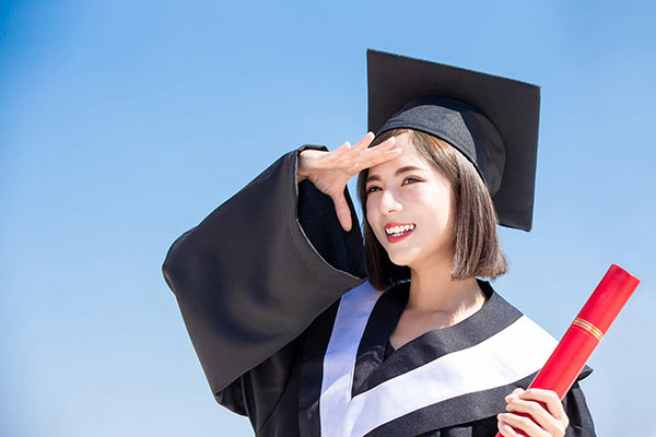 如何看待大学的社交？