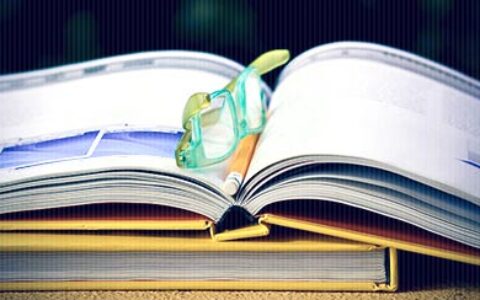 嘴巴甜的人会更讨人喜欢一点