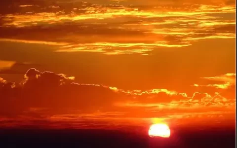 黎明前的黑暗励志名言（黎明前的黑暗唯美句子分享）