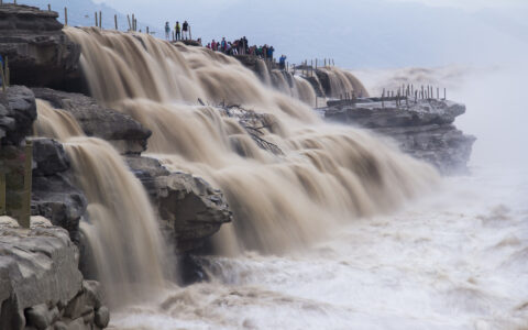 有关黄河的诗句有哪些（赞美黄河的短句）