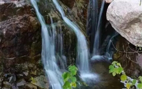 形容溪水清澈的句子（唯美春天的短句）