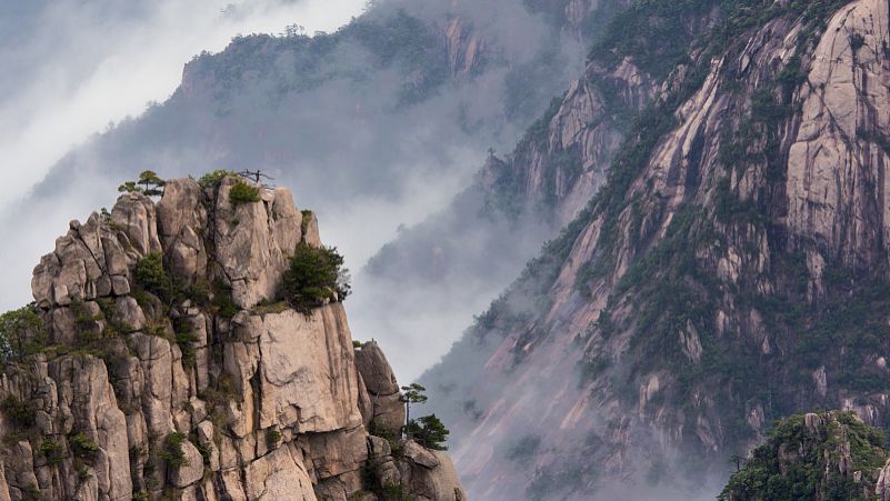 咏华山古诗加拼音加注释翻译（诗词欣赏咏华山）