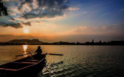 小港渡者告诉我们什么道理（小港渡者原文及翻译）