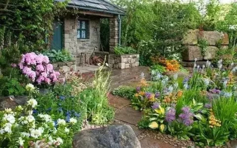 美文欣赏：季羡林《我想有个小院子，花开花落一辈子》