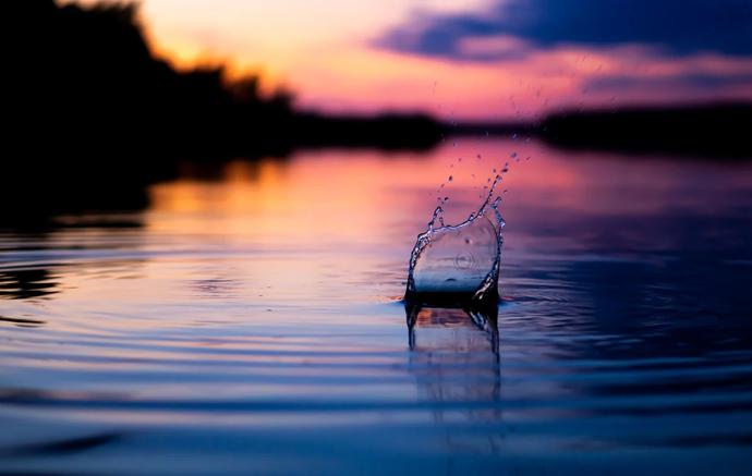 王维诗中的幽静美，短短20字，沉醉了千年的时光！