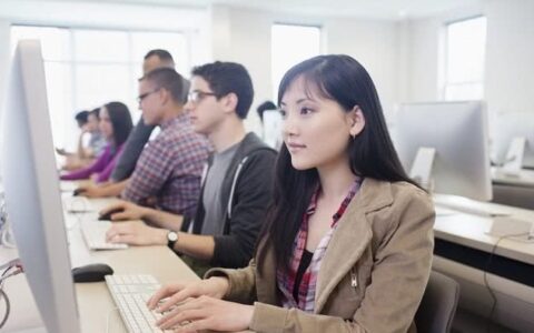 为什么有人一次就考上公务员