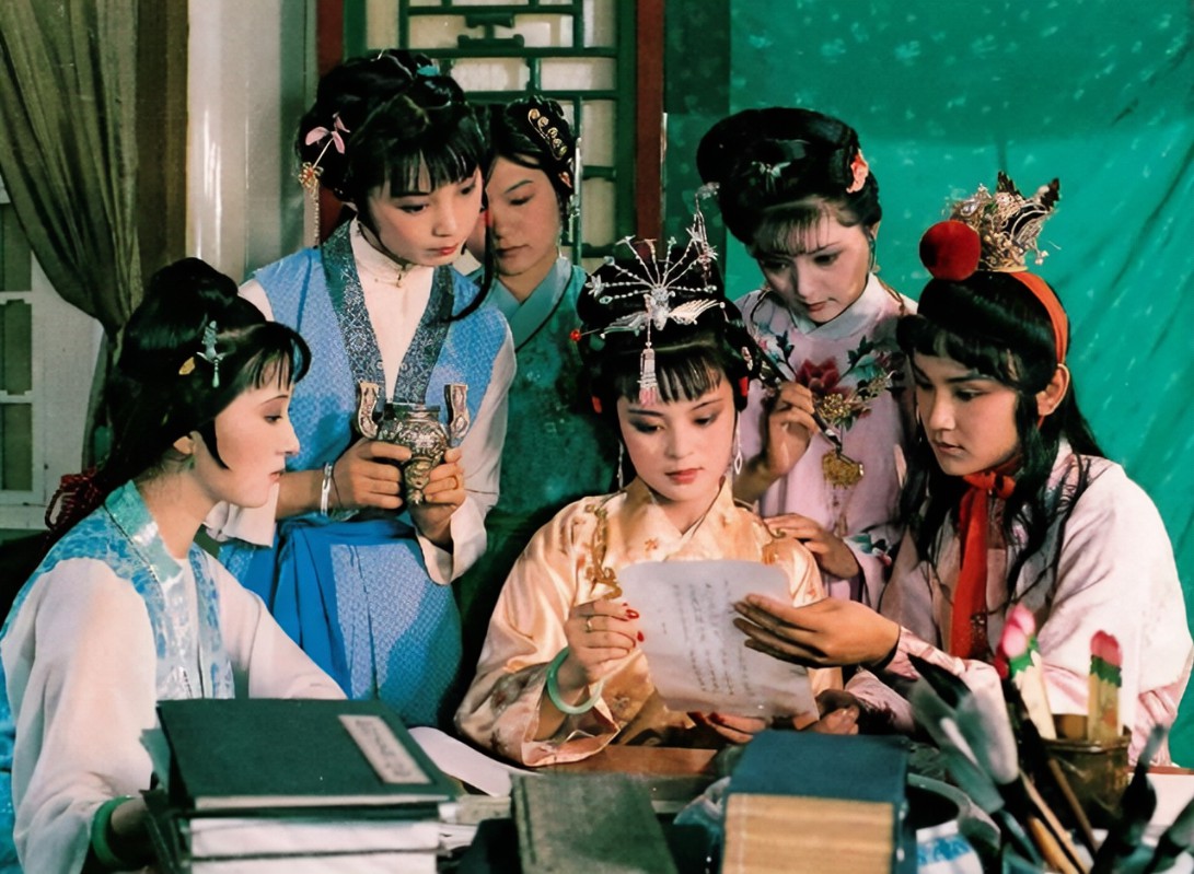 红楼梦水平最高的8首词曲排名，薛宝钗和林黛玉谁能夺得第一？