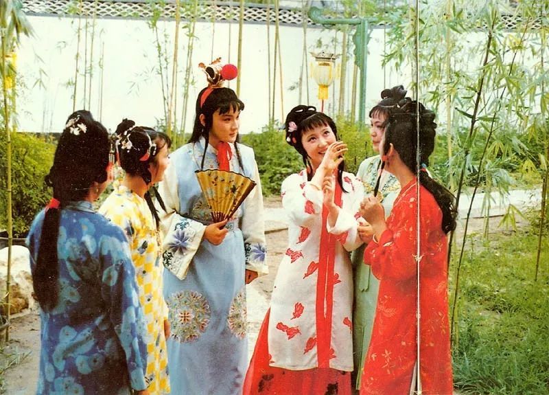 红楼梦水平最高的8首词曲排名，薛宝钗和林黛玉谁能夺得第一？