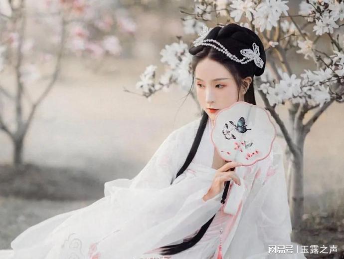 道出世间最美相思10首诗词，无一个爱字，却首首都是千古名篇