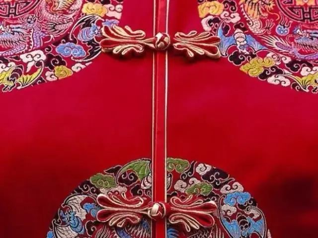 形容红色的唯美句子（关于红色的文案句子）