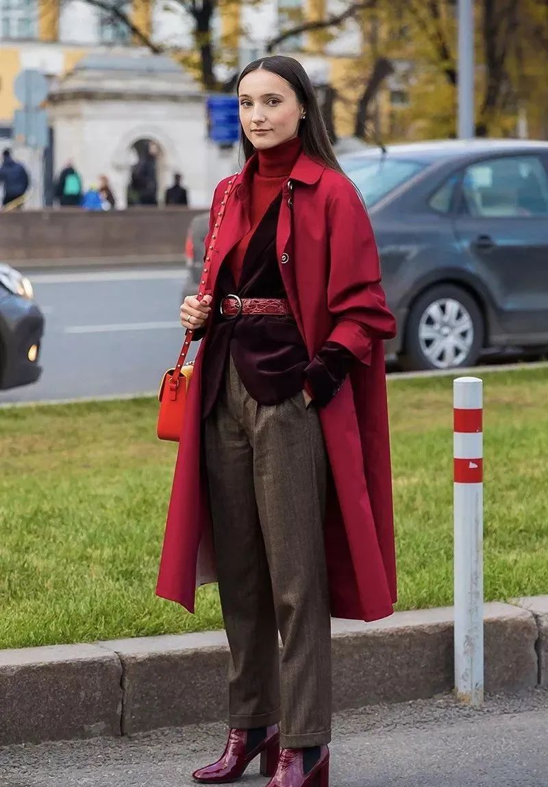形容红色的唯美句子（关于红色的文案句子）