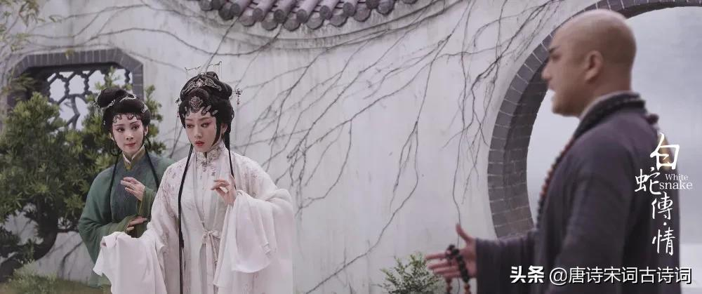 赞美戏曲的诗词有哪些（一句话形容戏曲之美）