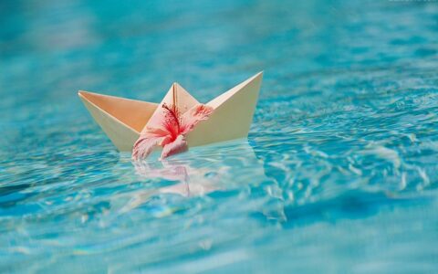 赞美母亲的小诗有哪些（现代赞美母亲的诗歌）