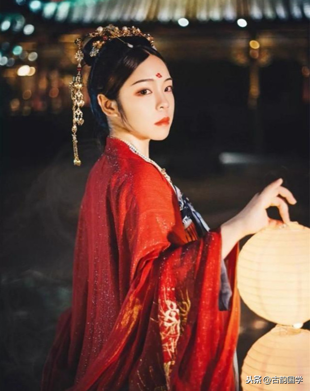 爱情诗词歌赋大全（关于爱情的古诗词）