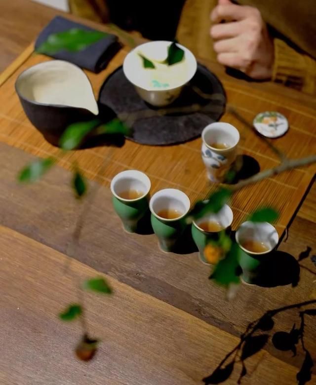 关于爱情的唯美诗句（浪漫到骨子里唯美诗句）