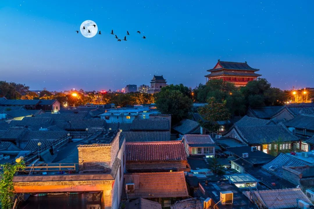 关于月亮的古诗有哪些（关于月亮的浪漫句子）