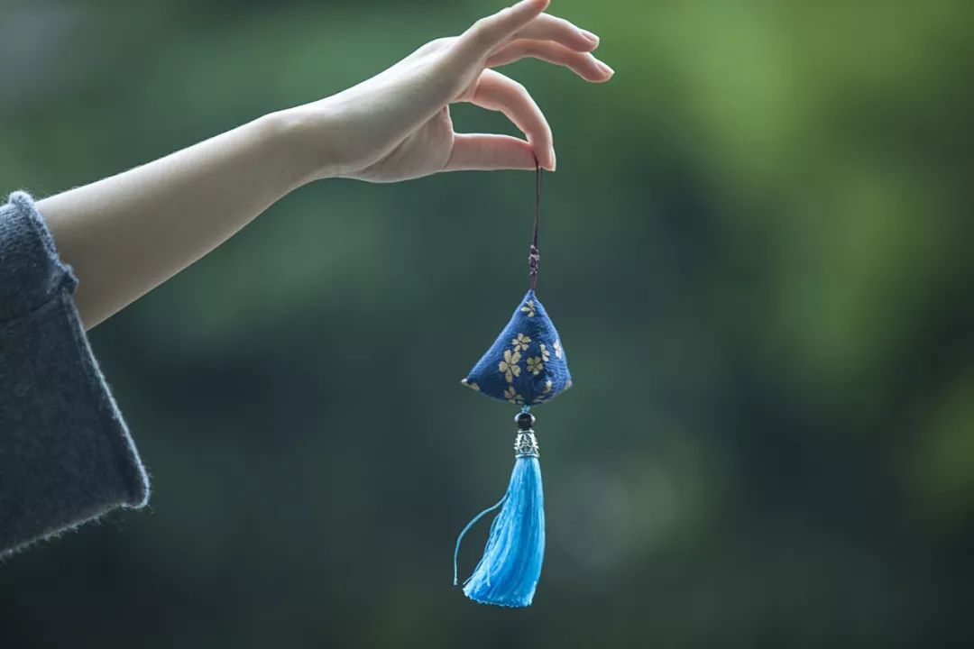 关于端午节的诗句（有关端午节的优美句子）