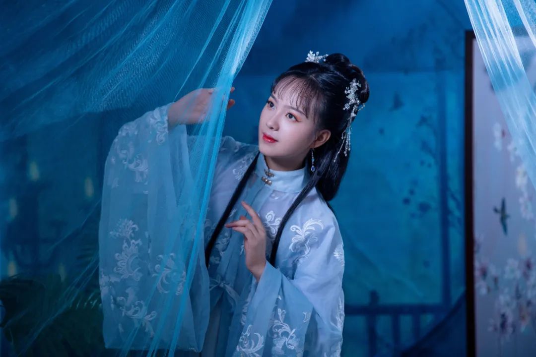 关于爱情的诗句唯美（唯美爱情的古诗词）