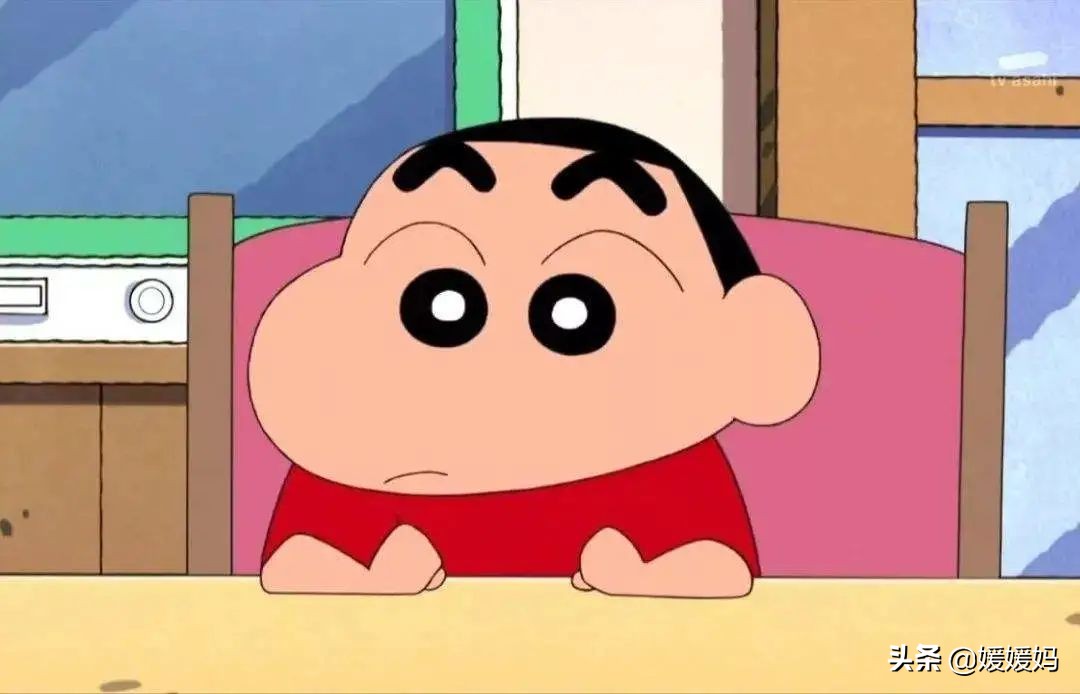 描写人物外貌的段落（人物描写段落200字）